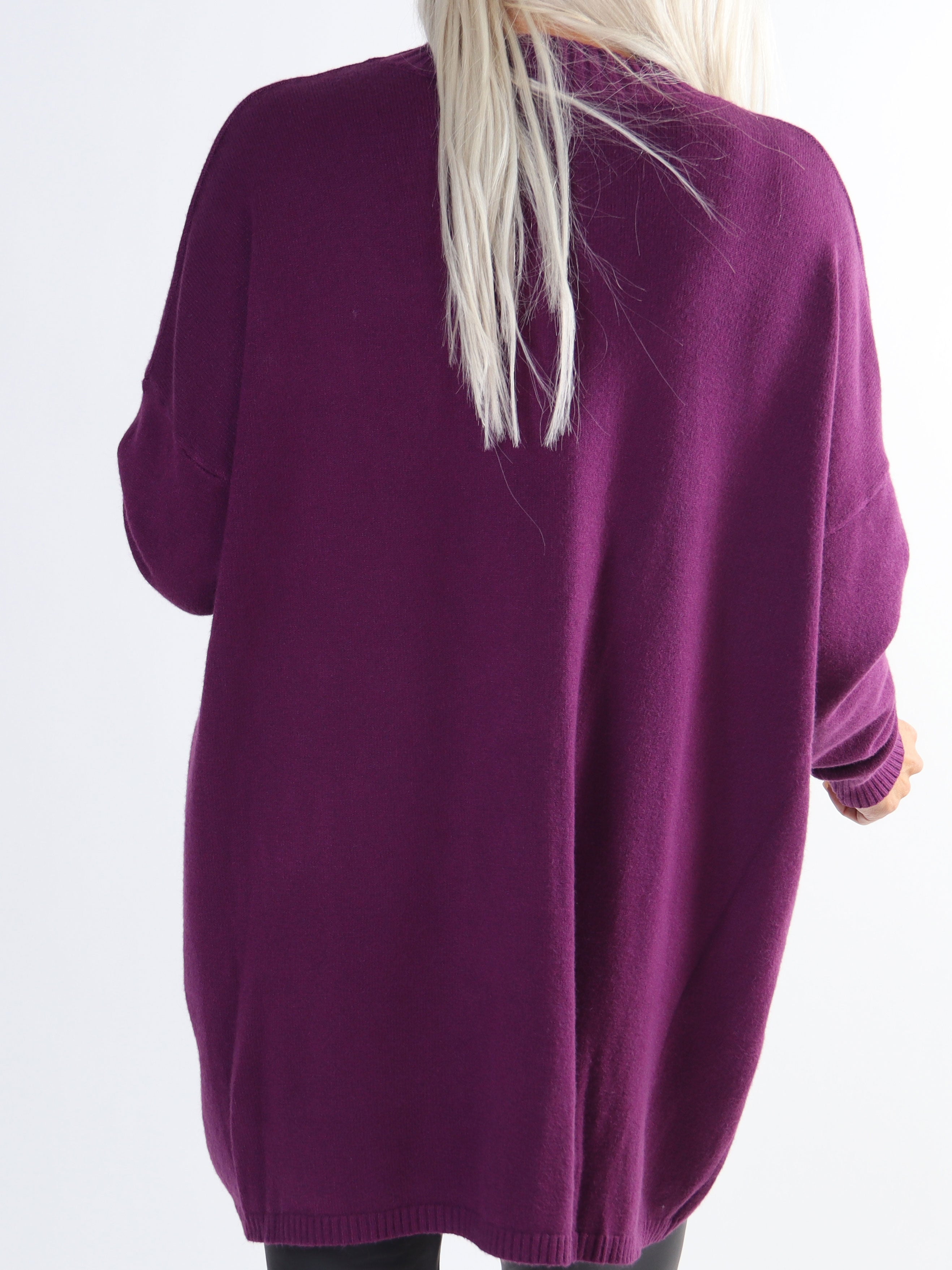 Amora - Lång mjuk plus size tröja